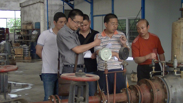 三峽向家壩候總來公司驗(yàn)收閥門